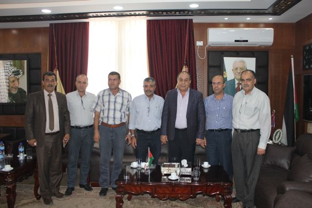 جامعة القدس المفتوحة في جنين تكرم المحافظ رمضان